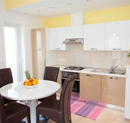 With A Parking Space - 11418 Makarska