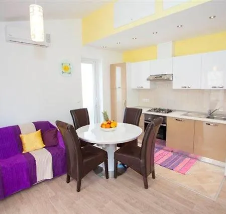 With A Parking Space - 11418 Makarska