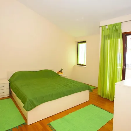 With A Parking Space - 11418 *