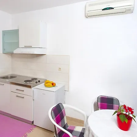 With A Parking Space - 11418 Apartamento Makarska