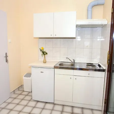 With A Parking Space - 11418