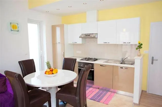 With A Parking Space - 11418 Makarska