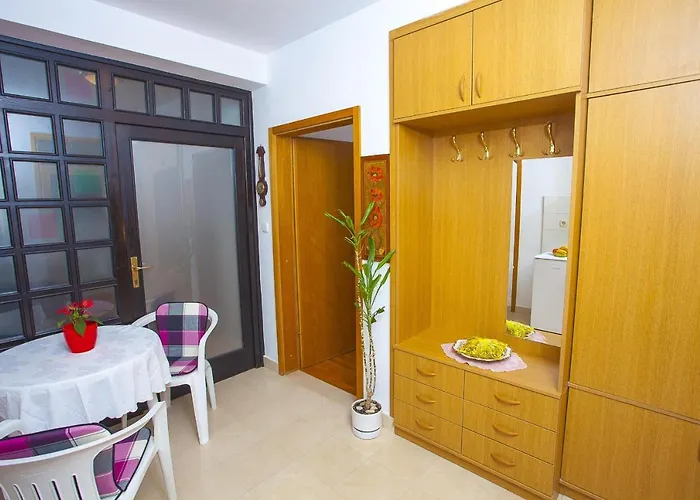 With A Parking Space - 11418