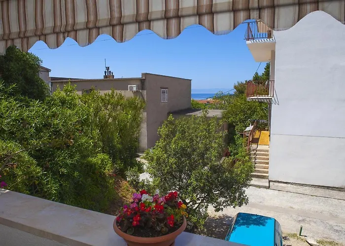 With A Parking Space - 11418