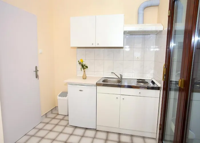 With A Parking Space - 11418