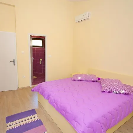 With A Parking Space - 11418